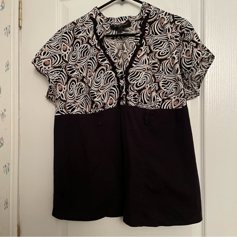 Stylish Black and White Women's Top